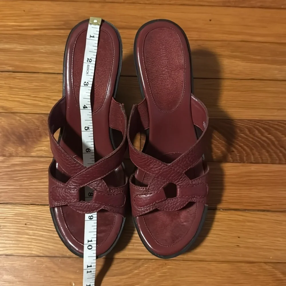 Red/ Burgundy Nine West Wedge Open Front Sandals 8 1/2 Gently Used